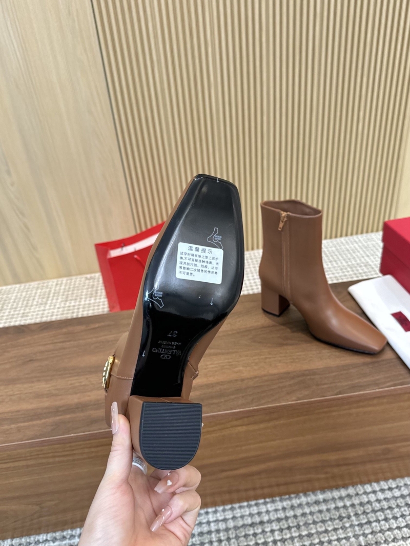 Va1e*ntin0 boots